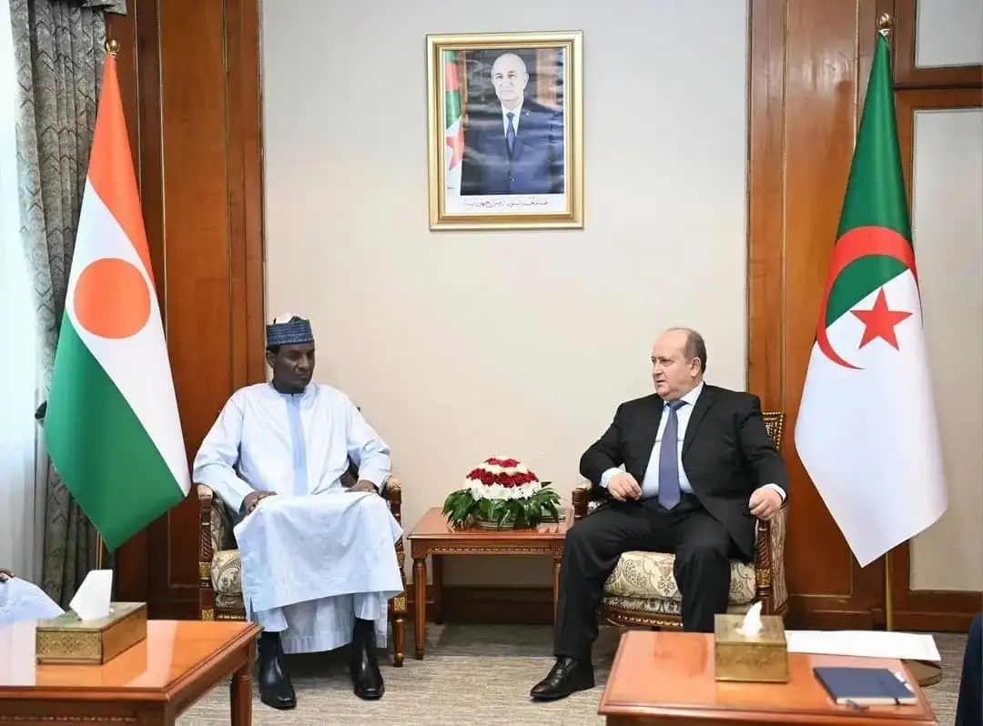 Renforcement de la coopération Niger-Algérie : Lamine Zeine et Sifi Ghrieb se rencontrent à Alger