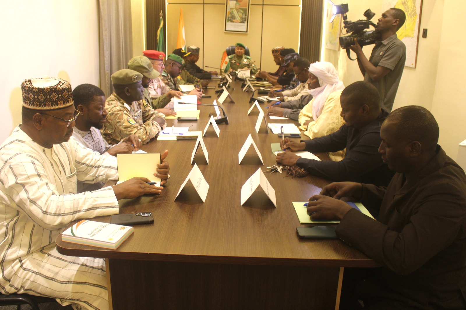 Le Gouverneur d'Agadez Préside une Réunion Élargie du Conseil Régional de Sécurité